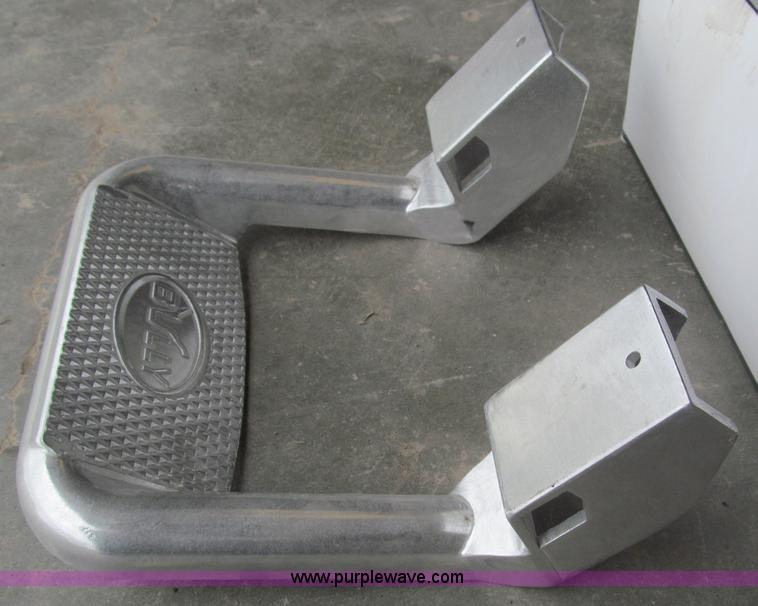 image for item G9484 Assorted automotive parts