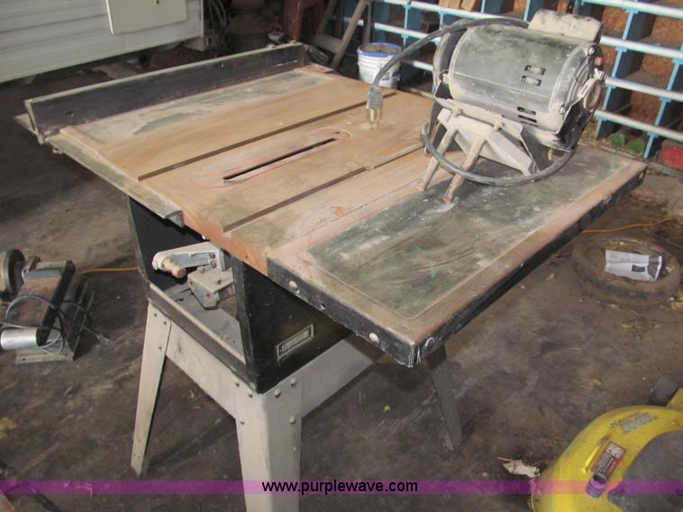 image for item G9485 Assorted tools and kerosene heaters