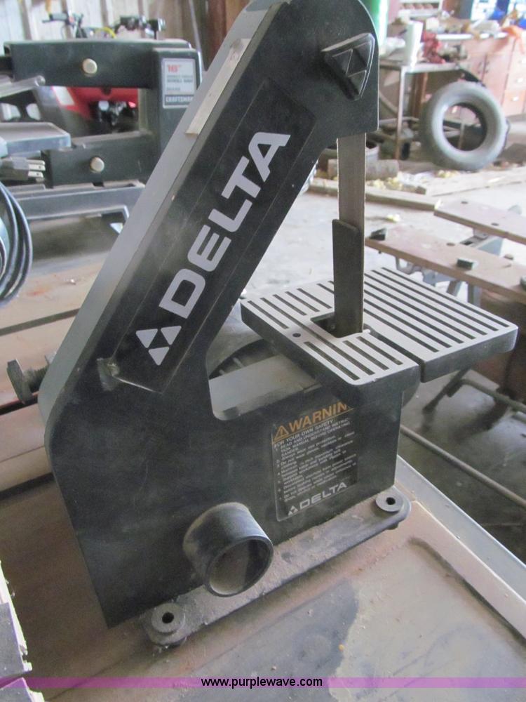 image for item G9485 Assorted tools and kerosene heaters