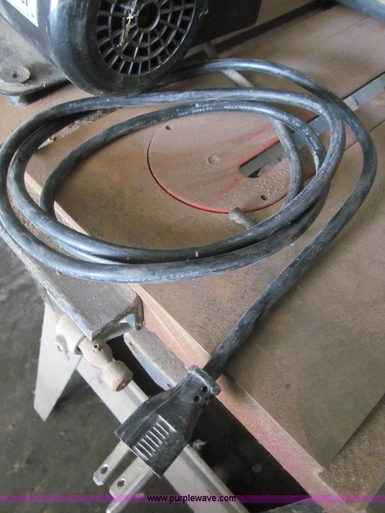 image for item G9485 Assorted tools and kerosene heaters