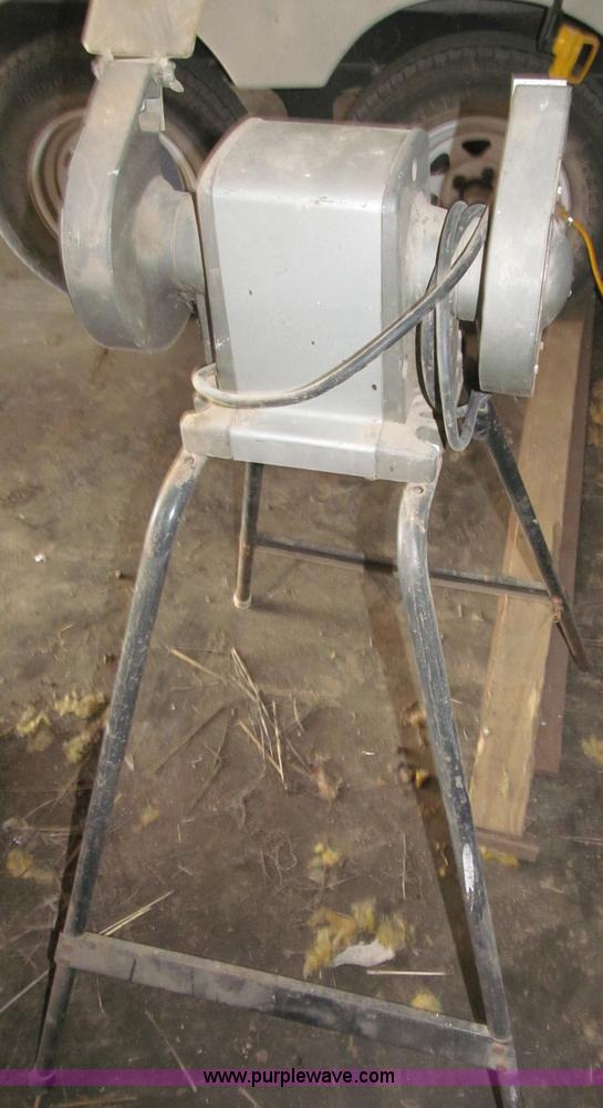 image for item G9485 Assorted tools and kerosene heaters