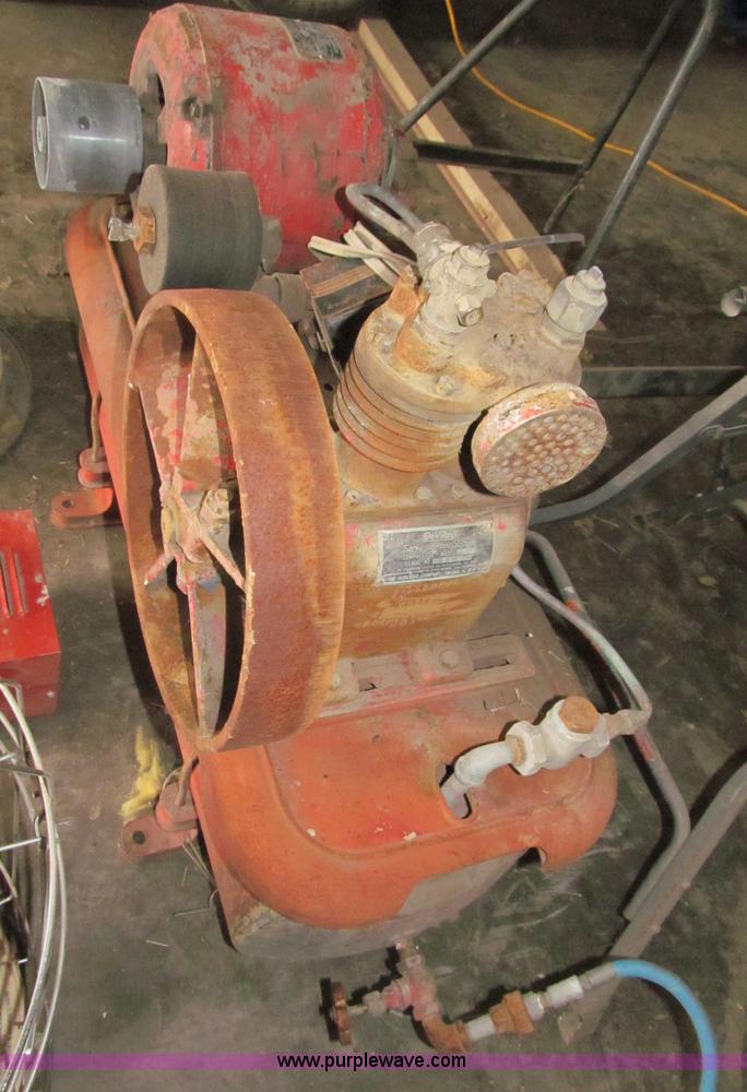 image for item G9485 Assorted tools and kerosene heaters