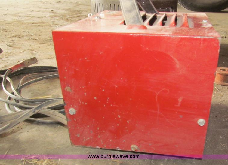 image for item G9485 Assorted tools and kerosene heaters