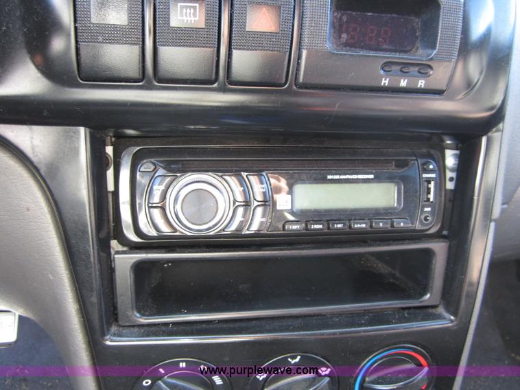 image for item J9020 2003 Kia Spectra
