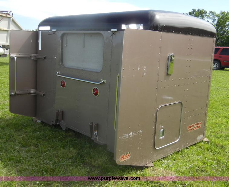 image for item K9214 2001 Peterbilt sleeper
