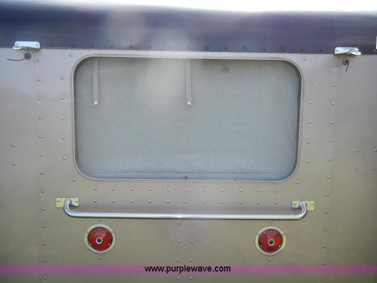 image for item K9214 2001 Peterbilt sleeper