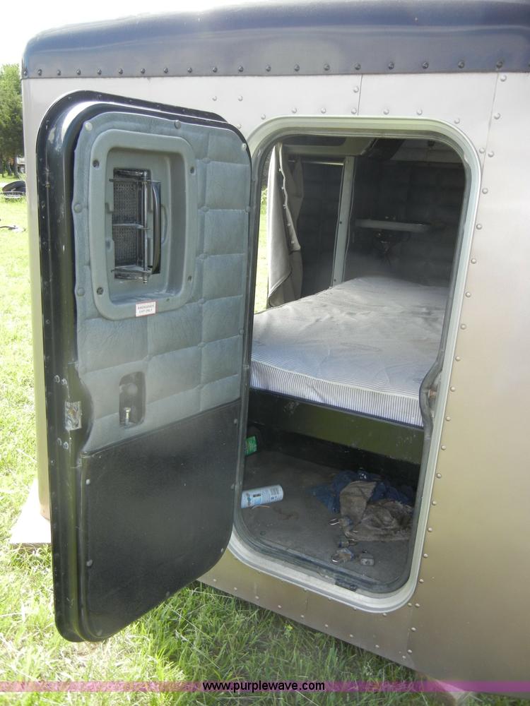 image for item K9214 2001 Peterbilt sleeper