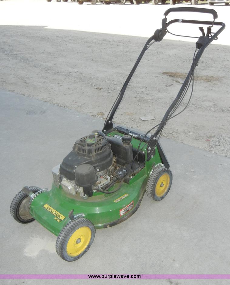 image for item M9541 John Deere WE85 push mower with bagger