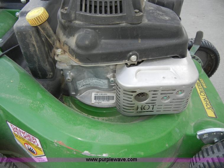 image for item M9541 John Deere WE85 push mower with bagger