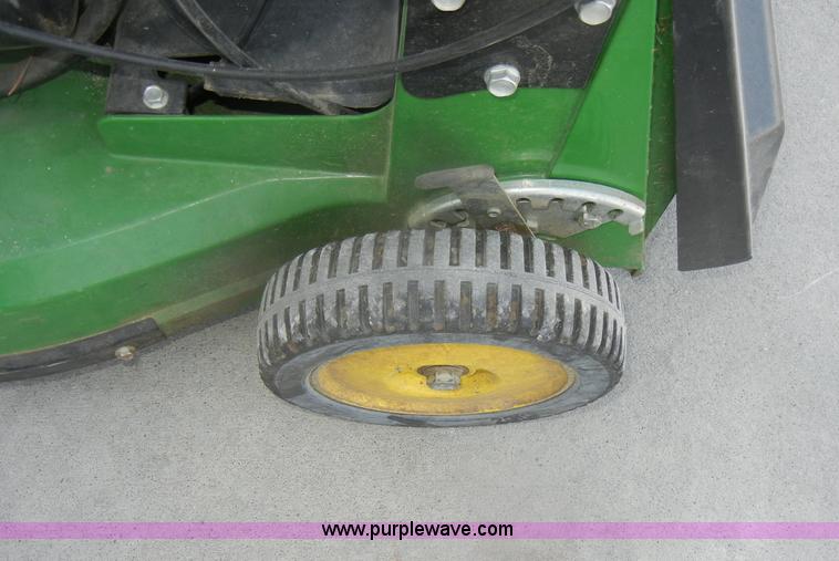image for item M9541 John Deere WE85 push mower with bagger