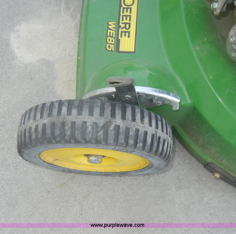 image for item M9541 John Deere WE85 push mower with bagger