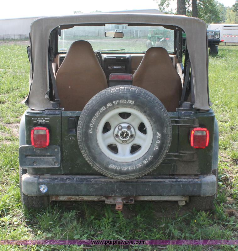 image for item O9270 1997 Jeep Wrangler SUV