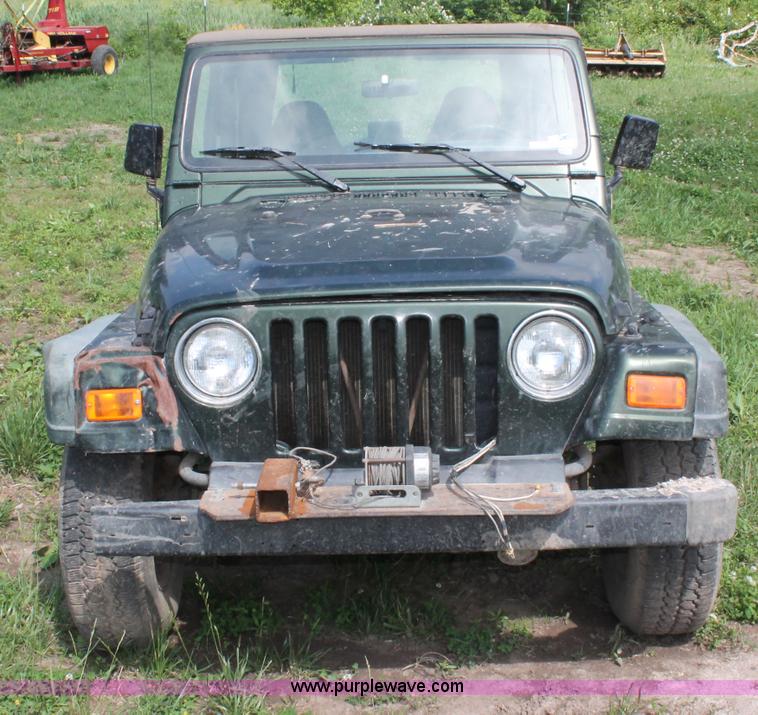 image for item O9270 1997 Jeep Wrangler SUV