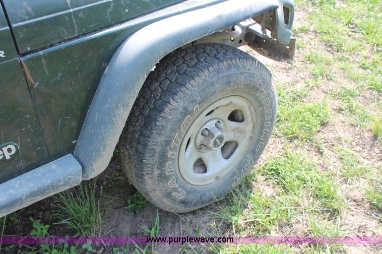 image for item O9270 1997 Jeep Wrangler SUV