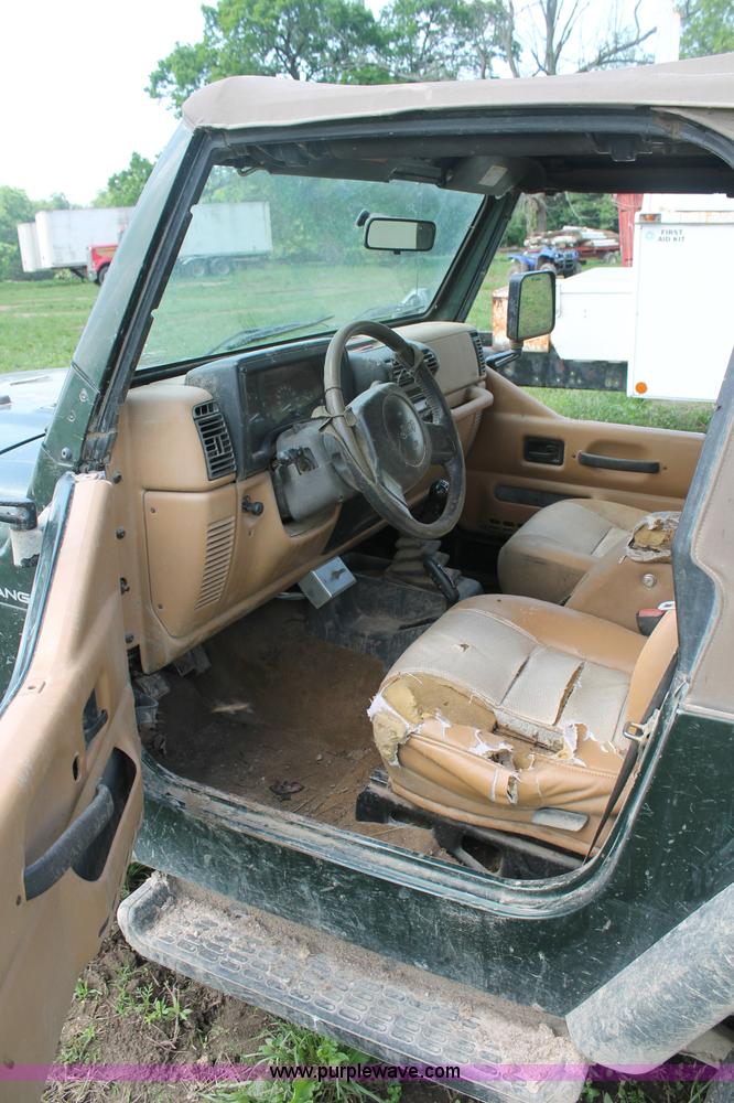 image for item O9270 1997 Jeep Wrangler SUV