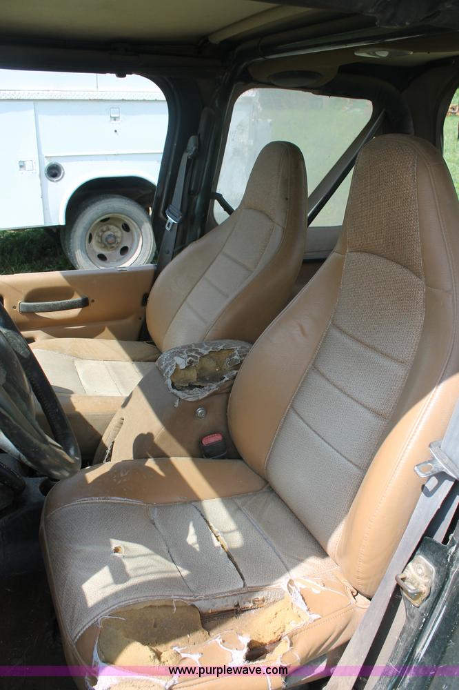 image for item O9270 1997 Jeep Wrangler SUV