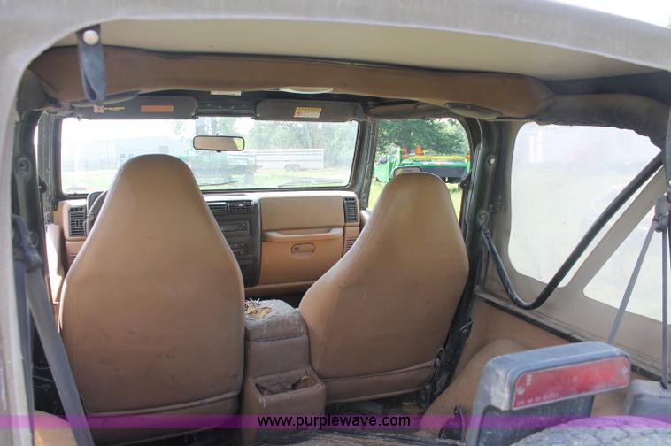 image for item O9270 1997 Jeep Wrangler SUV