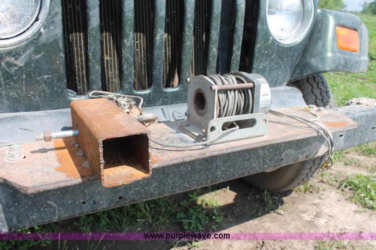 image for item O9270 1997 Jeep Wrangler SUV