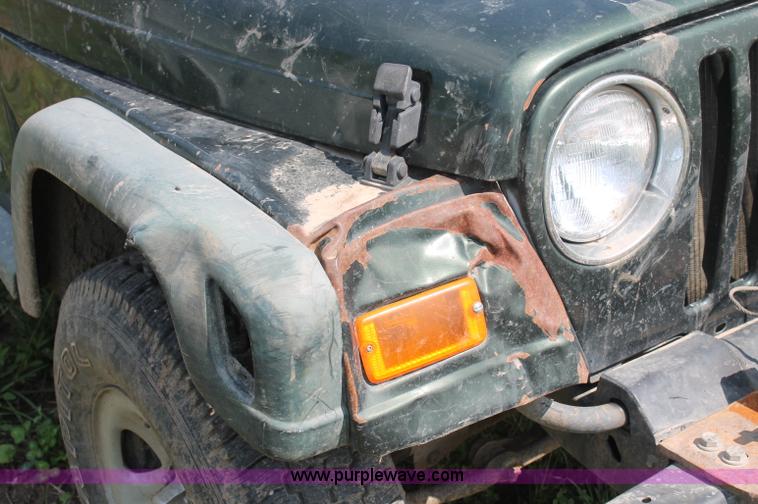 image for item O9270 1997 Jeep Wrangler SUV