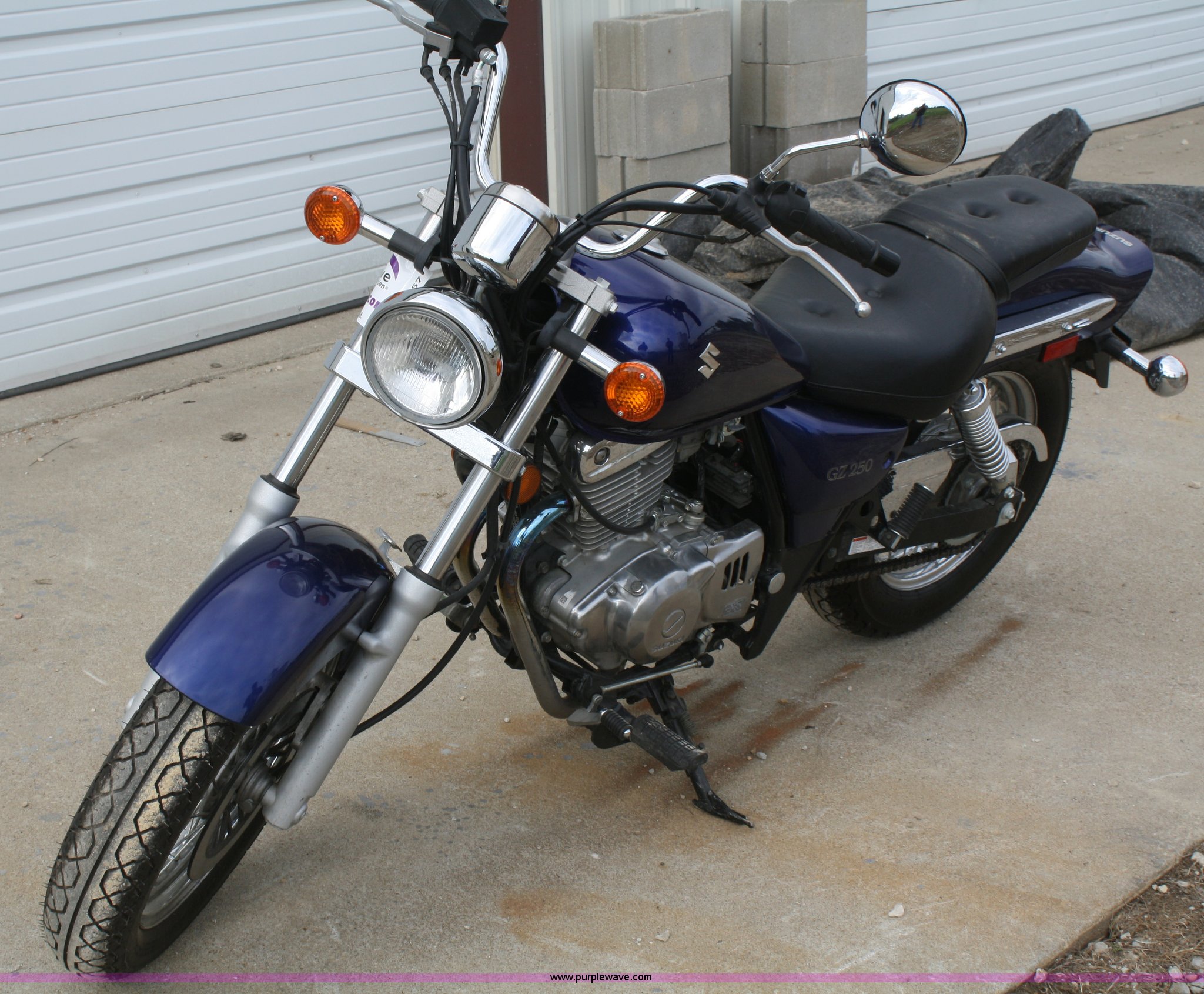 2007 Suzuki GZ250 motorcycle in Lawrence, KS Item B6857 sold Purple