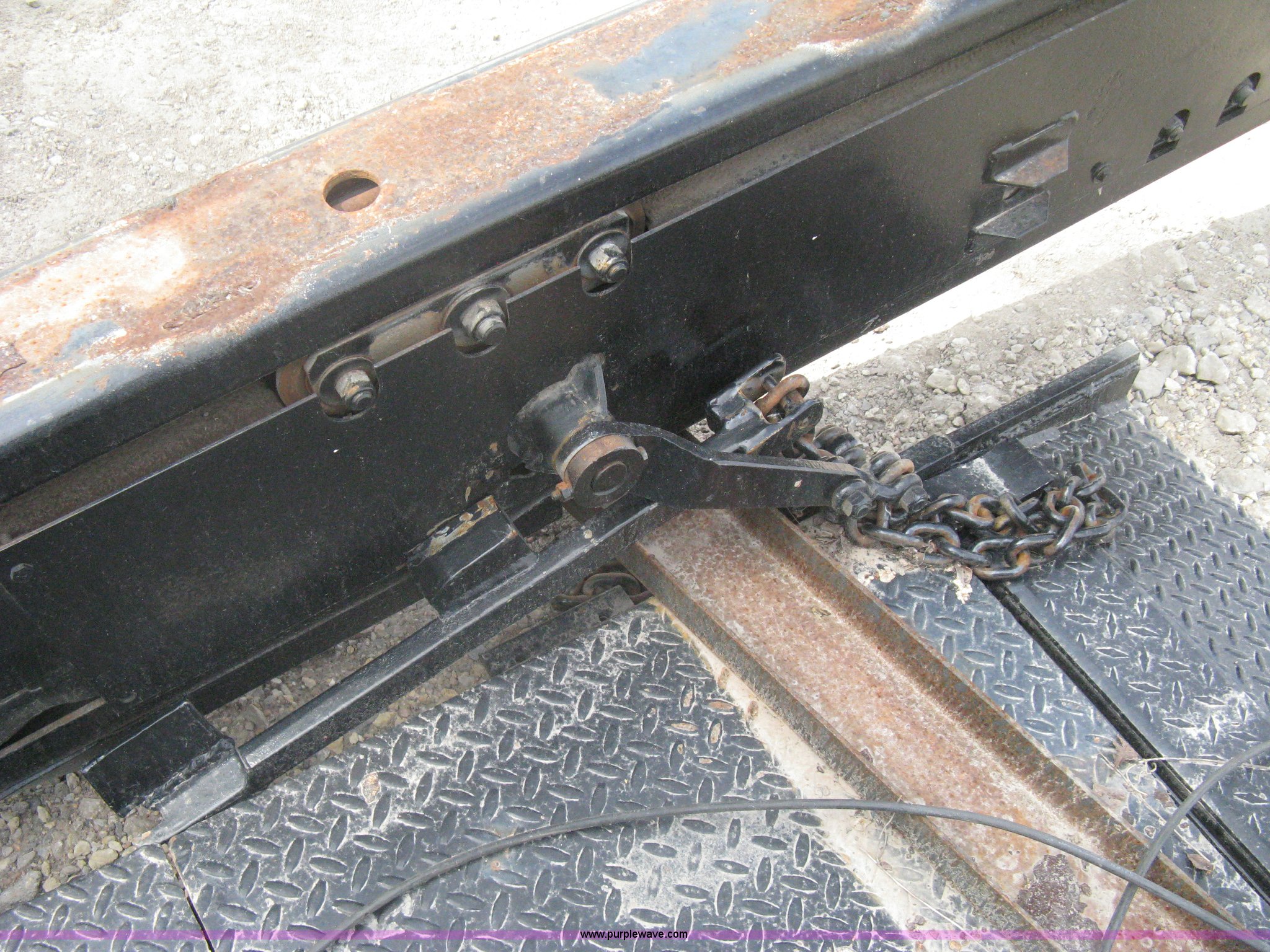 Waltco rail lift/lift gate in Park City, KS Item R9499 sold Purple Wave