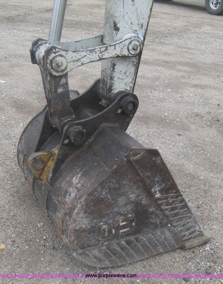 image for item A6328 2003 Takeuchi TB175 excavator