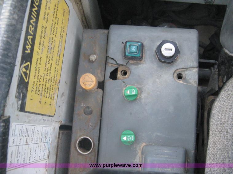 image for item A6328 2003 Takeuchi TB175 excavator