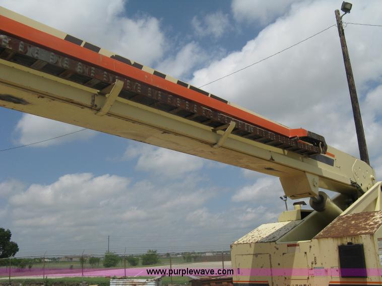image for item A6338 1998 JLG 120HX telescoping boom lift