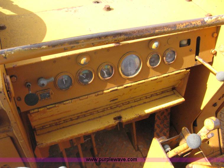 image for item A6346 1973 Case 1150B track loader