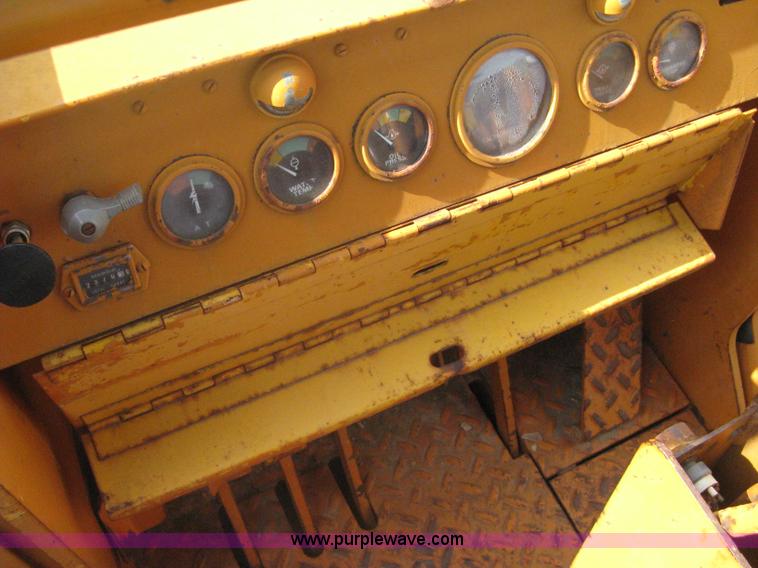 image for item A6346 1973 Case 1150B track loader