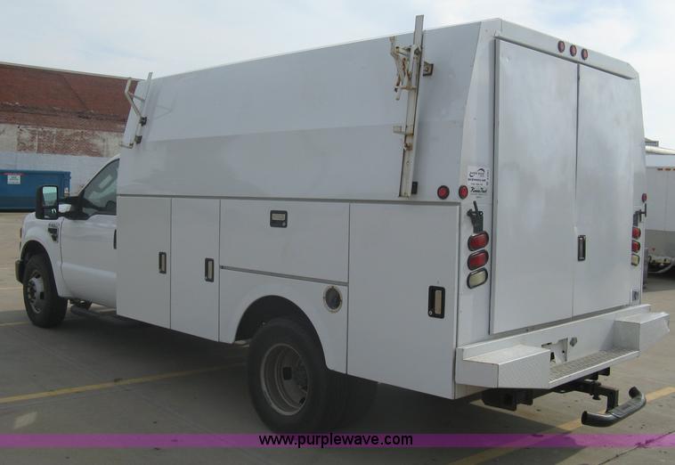 image for item A6367 2008 Ford F350 XL Super Duty utility box truck