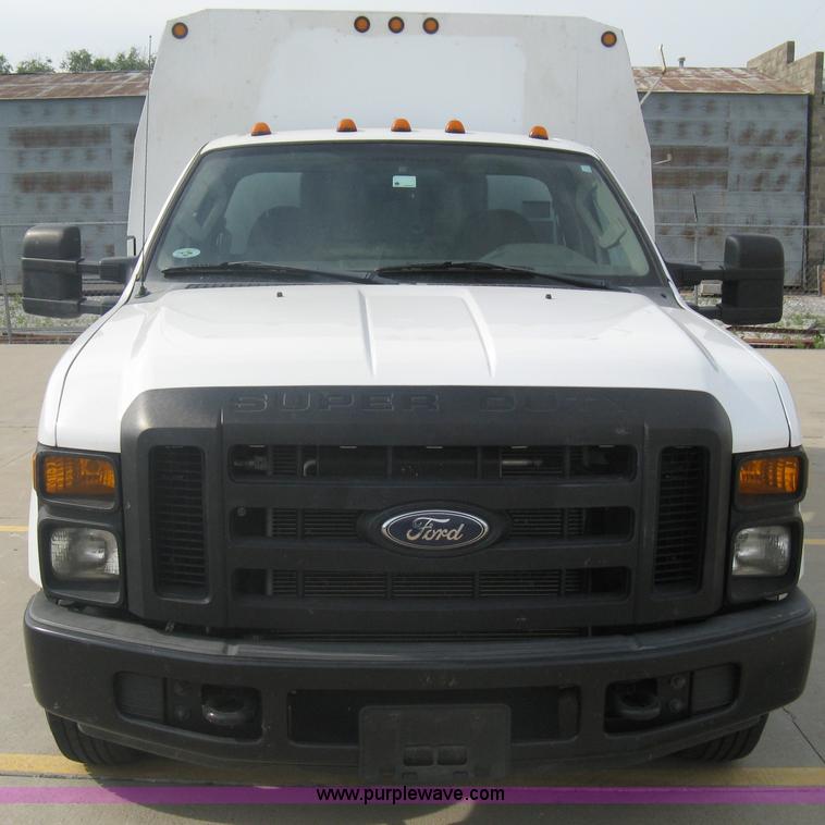 image for item A6367 2008 Ford F350 XL Super Duty utility box truck