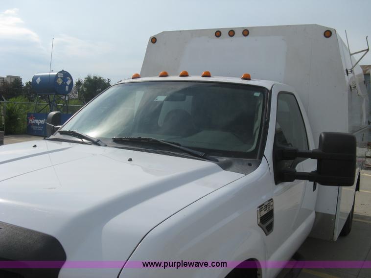 image for item A6367 2008 Ford F350 XL Super Duty utility box truck