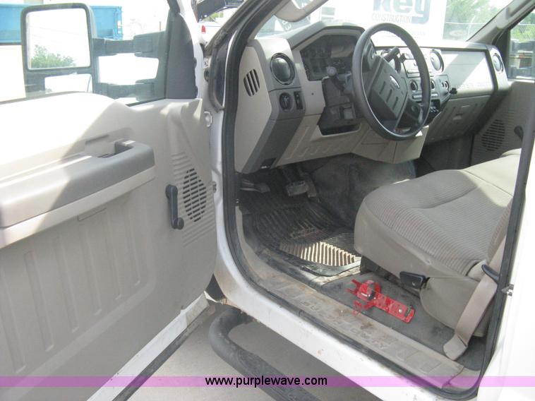 image for item A6367 2008 Ford F350 XL Super Duty utility box truck