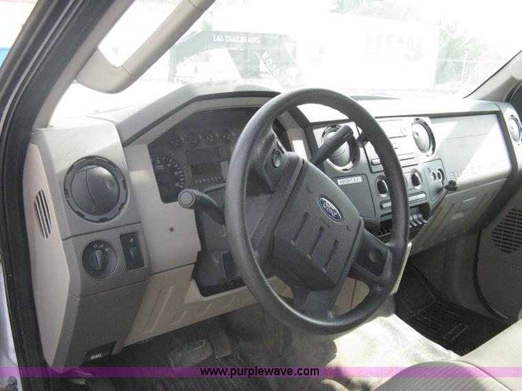 image for item A6367 2008 Ford F350 XL Super Duty utility box truck