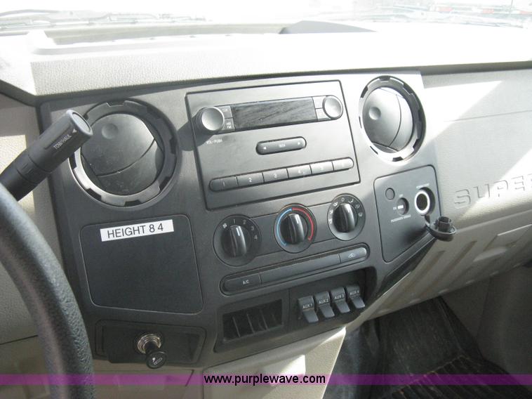 image for item A6367 2008 Ford F350 XL Super Duty utility box truck
