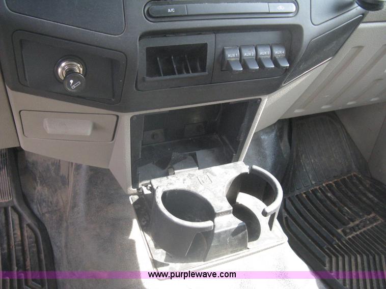 image for item A6367 2008 Ford F350 XL Super Duty utility box truck