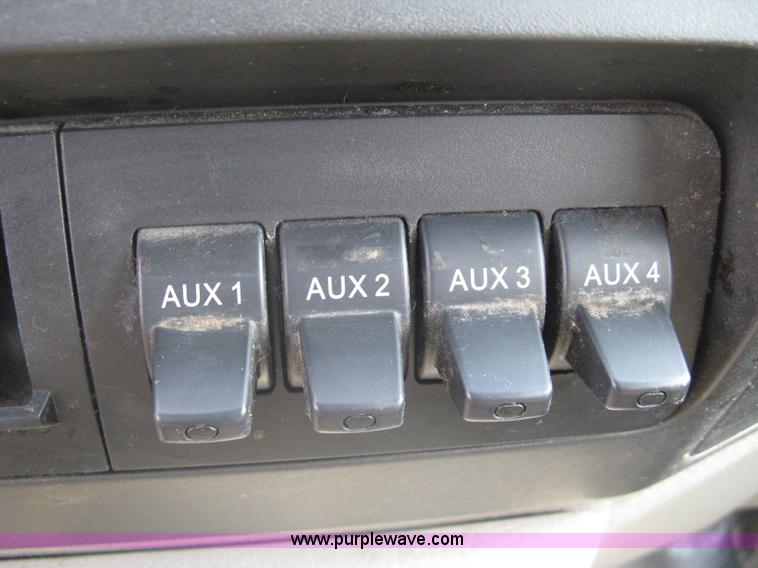 image for item A6367 2008 Ford F350 XL Super Duty utility box truck