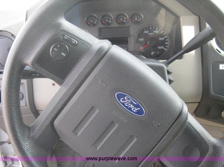 image for item A6367 2008 Ford F350 XL Super Duty utility box truck