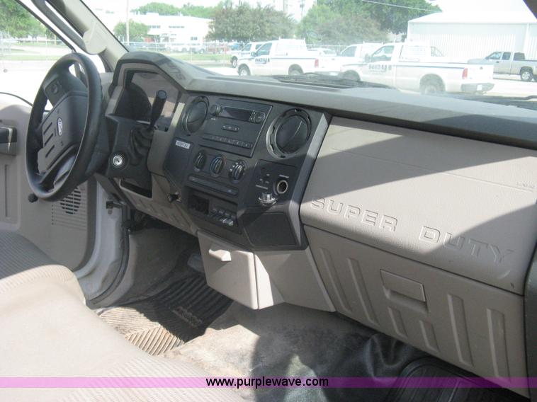 image for item A6367 2008 Ford F350 XL Super Duty utility box truck