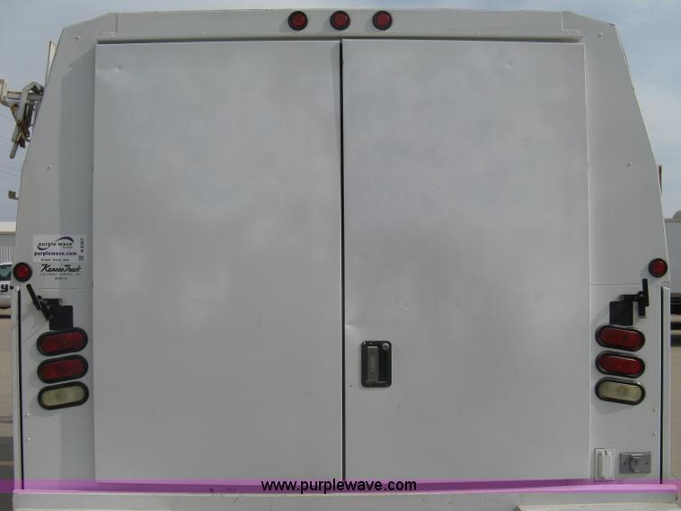 image for item A6367 2008 Ford F350 XL Super Duty utility box truck