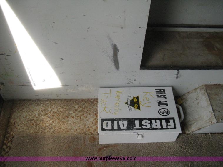 image for item A6367 2008 Ford F350 XL Super Duty utility box truck