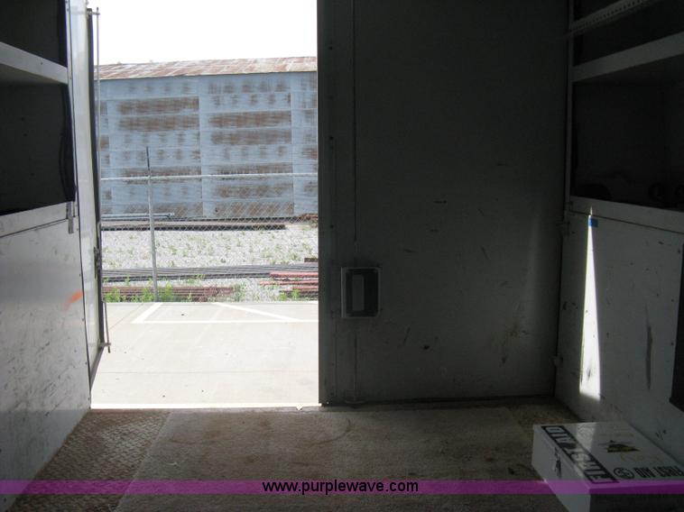 image for item A6367 2008 Ford F350 XL Super Duty utility box truck