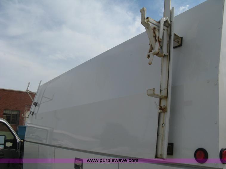 image for item A6367 2008 Ford F350 XL Super Duty utility box truck