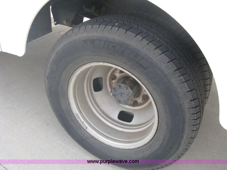 image for item A6367 2008 Ford F350 XL Super Duty utility box truck