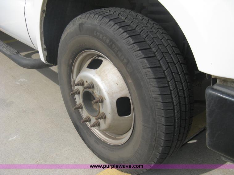 image for item A6367 2008 Ford F350 XL Super Duty utility box truck