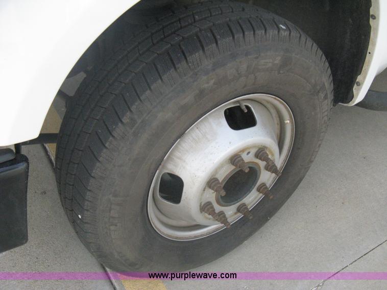 image for item A6367 2008 Ford F350 XL Super Duty utility box truck