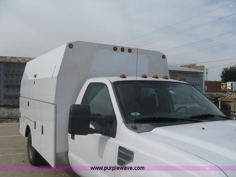 image for item A6367 2008 Ford F350 XL Super Duty utility box truck