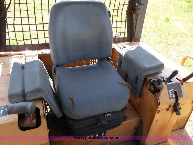 image for item B1289 2000 Case 850G wide track dozer