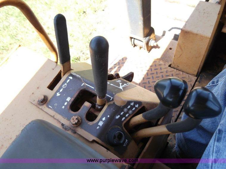 image for item B1289 2000 Case 850G wide track dozer